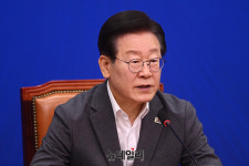 이재명, 대표 연임에 당내에서도 우려 … 