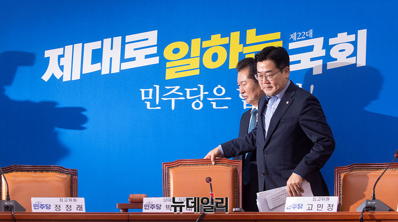 더불어민주당 차기 당대표 선거, 정청래 vs 박찬대: 찐명 경쟁으로 접어든다