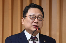 [포토] 헌법수호 세미나, 축사하는 김영훈 대한변호사협회장