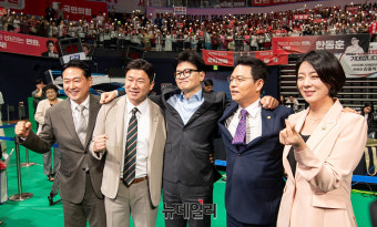 [포토] 기념촬영하는 장동혁·진종오·한동훈·박정훈·배현진