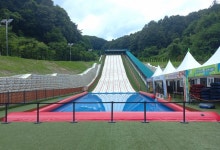 김천시 사계절썰매장에 착지 풀 조성