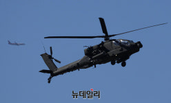 육군, 현존 최강 공격헬기 아파치 4조6700억 원 규모 추가 도입