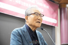 [포토] 세미나서 인사말하는 손병두 이시장
