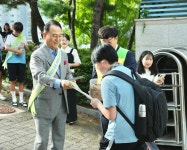 박상돈 천안시장, 3일 용곡중서 ‘학교폭력 피해 예방 캠페인’