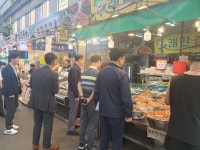 추석 장바구니 물가 어떻습니까? … 방기선 국무조정실장, 신영시장 찾아 성수품 물가 살펴