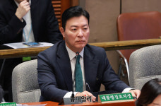 [포토] 윤 대통령 골프 관련 질문에 답하는 김성훈 경호차장