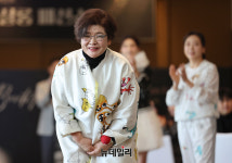 [포토] 24W/25S 살롱 패션쇼 선보인 설영희 디자이너