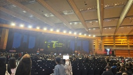 '사면초가' 투란도트 … 연출자는 '떠나고', 관객은 '환불 요구', 주인공은 '목 아프다'고 하차