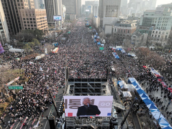 尹 결전의 날, 서울 헌재 앞에서 대립 갈등 고조