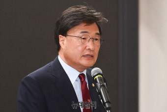 헌재, 최 상목 대통령 권한대행의 마 은혁 헌법재판관 임명 거부 결정 파기