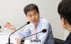 전한길 尹 대통령 무죄 … 더불어독재당, 내란·외환죄 근거 대보라  [뉴데일리TV 특별 인터뷰]