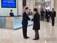 이재용 삼성전자 회장, 이재명 만나 … 