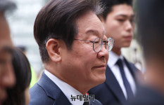 [포토] 선거법 2심 선고 앞둔 이재명, 대장동·성남FC 공판 출석