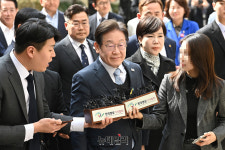 [포토] 법원 향하는 이재명 더불어민주당 대표 [이재명 항소심]