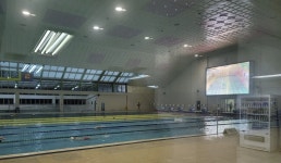 청주실내수영장 1층 로비 ‘마감재 와르르’…휴장일이라 ‘인명 피해는 없어’