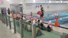 춘천도시공사 국민생활관, 여름방학 맞아 지역아동센터 어린이 대상 수영교실 운영