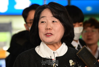 정치인만 누리는 관용? … 윤미향 사면 논란, 유승준 입국 논쟁으로 비화
