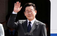 [포토] UN총회 참석차 출국하는 이재명 대통령