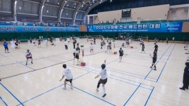 동호인들의 가을 축제 2025 수원배 전국배드민턴대회 성료