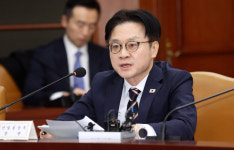 포착된 '김정관 문자' 보니… 정부, 美에 관세인하 시점 7~8일로 제시