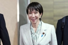 中 외교관 다카이치 日 총리의 목 베겠다 발언에 … 일본 발칵