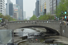 청계천로 차량 통행 중단 … 내년부터 다시 차 없는 거리