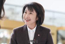 [포토] VCM 향하는 김덕희 대홍기획 대표