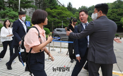 [포토] 구속영장심사 마친 김세의 '고 김새론에게 사과하라' 설전