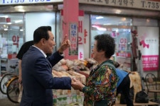 백성현 논산시장, 화지중앙시장 찾아 시민·상인과 소통