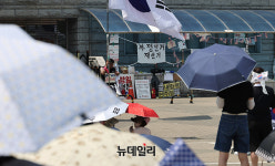 잠실개표소 봉쇄 집회 25일째 … 현장서 연습용 수류탄 발견