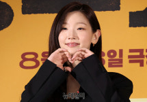 [영상] 경주기행 박소담 '귀엽게 하트'