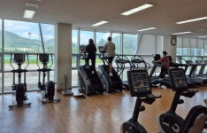 퇴임 교수의 5천만원 기부… 학생 헬스장 새단장