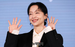 [영상] 가능한사랑 전도연 '반가운 손인사'