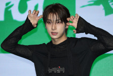 [포토] 데뷔 9년 이한결, 첫 미니앨범 '노이즈로' 솔로 데뷔