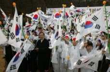 태극기 휘날리던 그 날의 함성을 되살려!