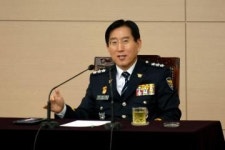 조현오 청장, 수원서부서와 서호지구대 방문