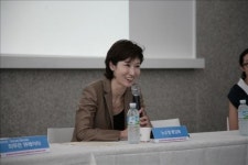 스마트폰으로 전시 관람…노소영 ″예술 다양성 추구″