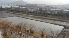 [부울]창원시 도심 하천을 아이들 겨울 놀이터로