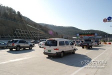 [경남]거가대로 유료화 첫 출근날 1만 9000여 대 이용