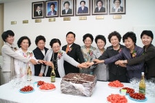 [대구경북]″’장식꽃’에서 사회 주류층 자리매김″