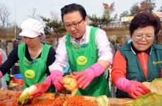 [PAJUCNBN]파주시 새마을부녀회 ‘사랑의 김장 담그기’