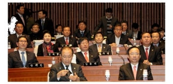한나라, 오늘 의원총회서 재창당 수위 논의