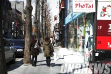 [기자수첩] “가로수길, 낯설다 못해 거부감까지 생겨요”