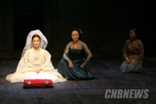 [포토] 연극 ’꽃이다’ ″수로보다 이쁜 용각씨가 너냐?″