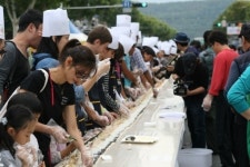 [대구경북]들안길 1㎞ 대형 김밥 말기 ‘성공’