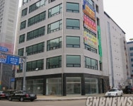 이젠 단지내 상가 대신 단지앞 상가?