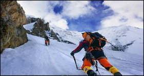 히말라야 실종자 가족 아마추어를 왜 데려갔나?