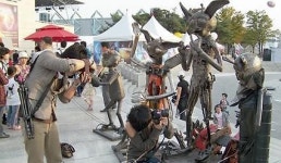 나를 납치한 외계인 "처음에는 믿지 않았지만 점점 그 매력에 빠져들었다"