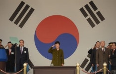 박근혜에 떨고 있는 김정은 떨고있니? 금방 끝날 거야