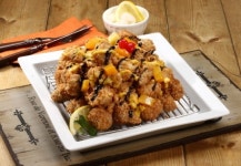 기발한치킨 새하얀 크림 속에 치킨이 퐁당!